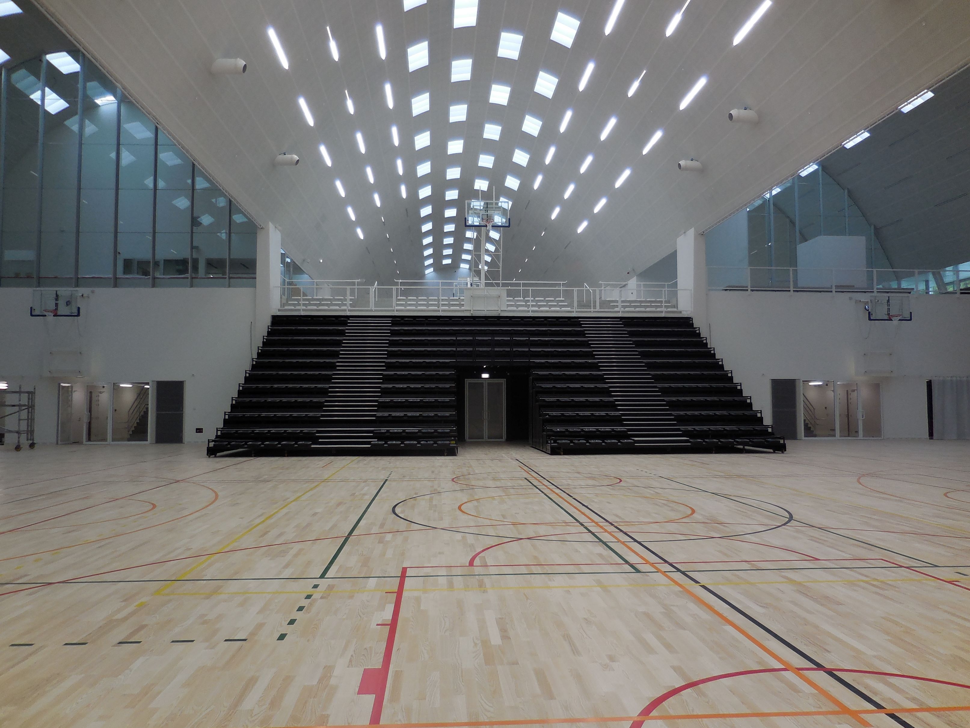 Stedelijke sporthal Genk | Bel Architecten | COS Tribune