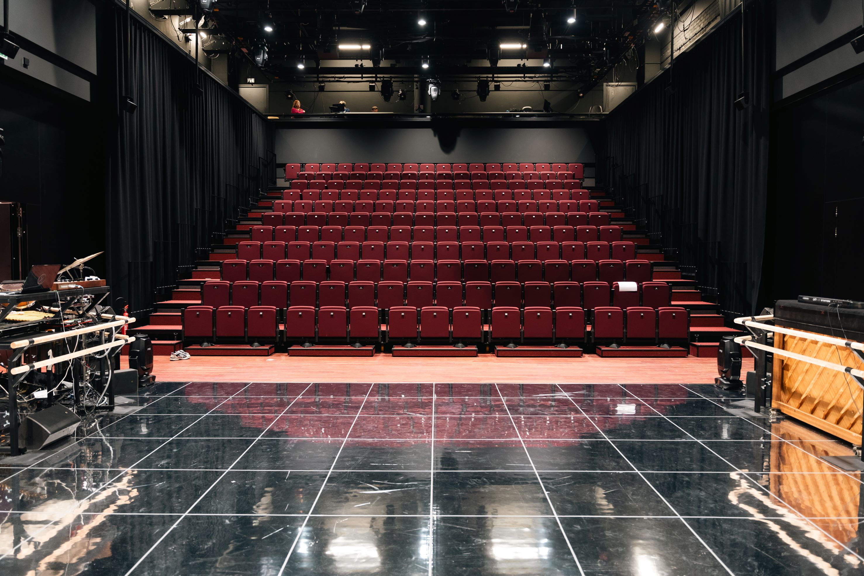 Nationale Opera & Ballet Amsterdam | COS Tribune